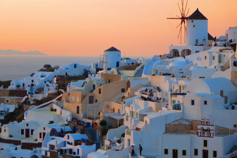 感動 世界で一番美しいサントリーニ島の夕陽