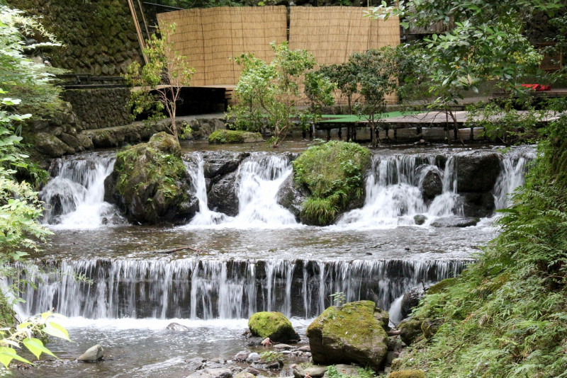 京都の奥座敷 貴船 の川床は 京都の夏の風物詩