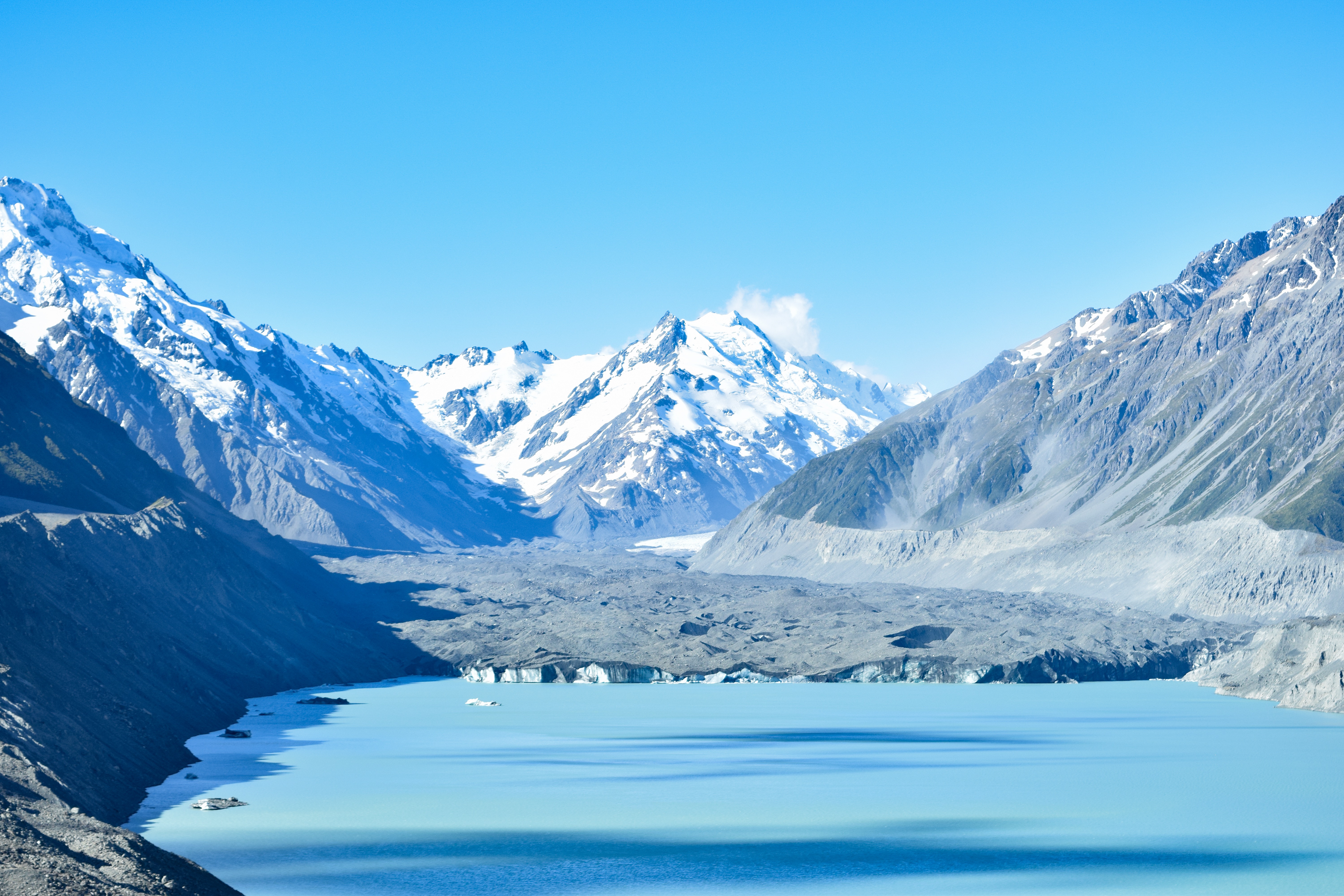 ニュージーランド 目の前で氷河が崩壊 タスマン氷河 で感じる日本とは一味違う大自然