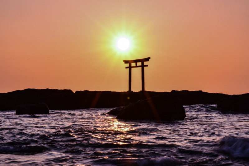 茨城 朝日 鳥居の神々しい絶景 大洗磯前神社 で日の出を見てきた