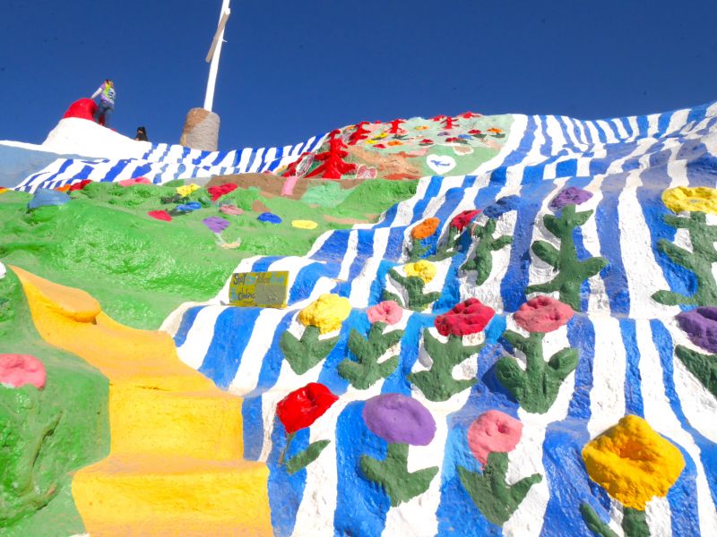 ロサンゼルス】カラフルでフォトジェニックな山「サルヴェーション