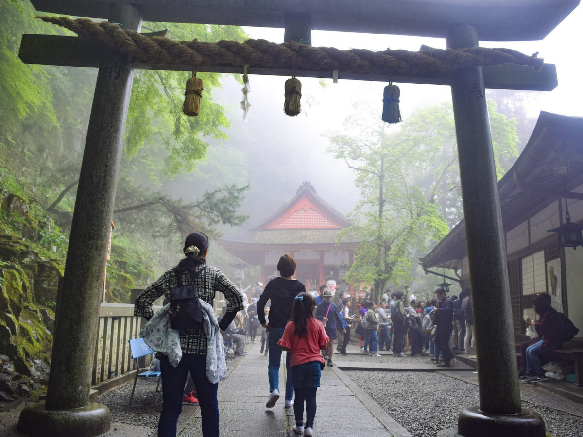1,368段もの長い石段を上って、金刀比羅宮の奥社「厳魂神社」に
