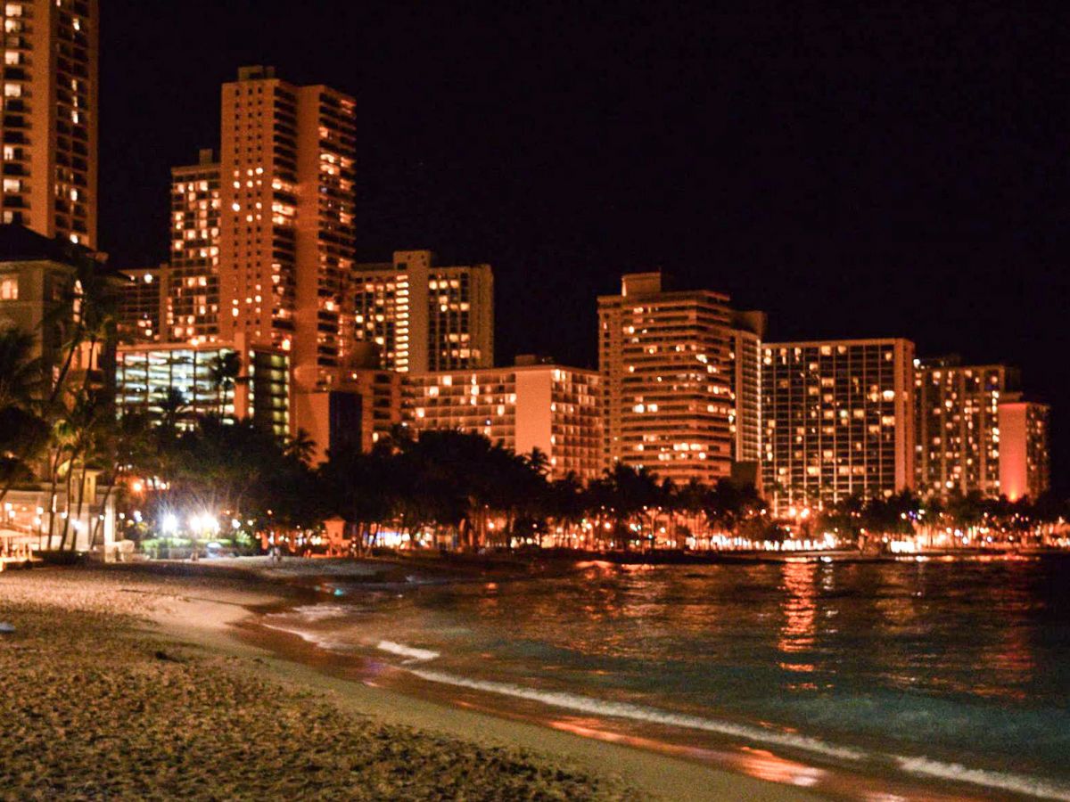 【ハワイ】夜のホノルルの楽しみ方はこれ！美しい夜景やダンスショーも - ガジェット通信