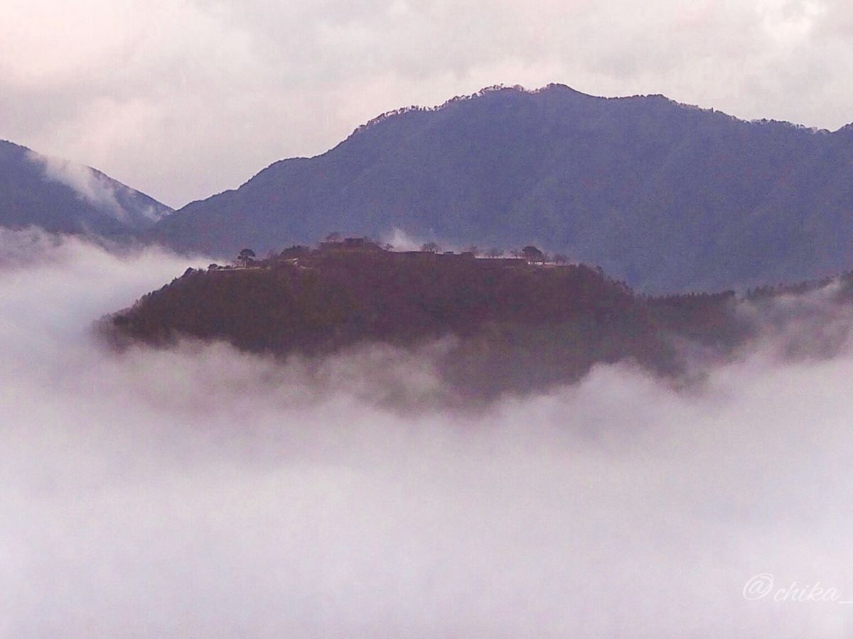 冬でも楽しめる 雲海に浮かぶ天空の城 竹田城跡