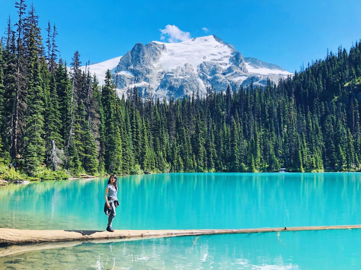 幻想的なブルーに癒される！ 世界の美しい湖