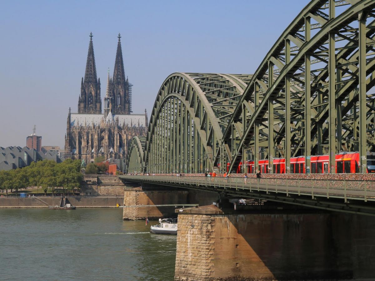 ドイツ】世界最大のゴシック建築「ケルン大聖堂」